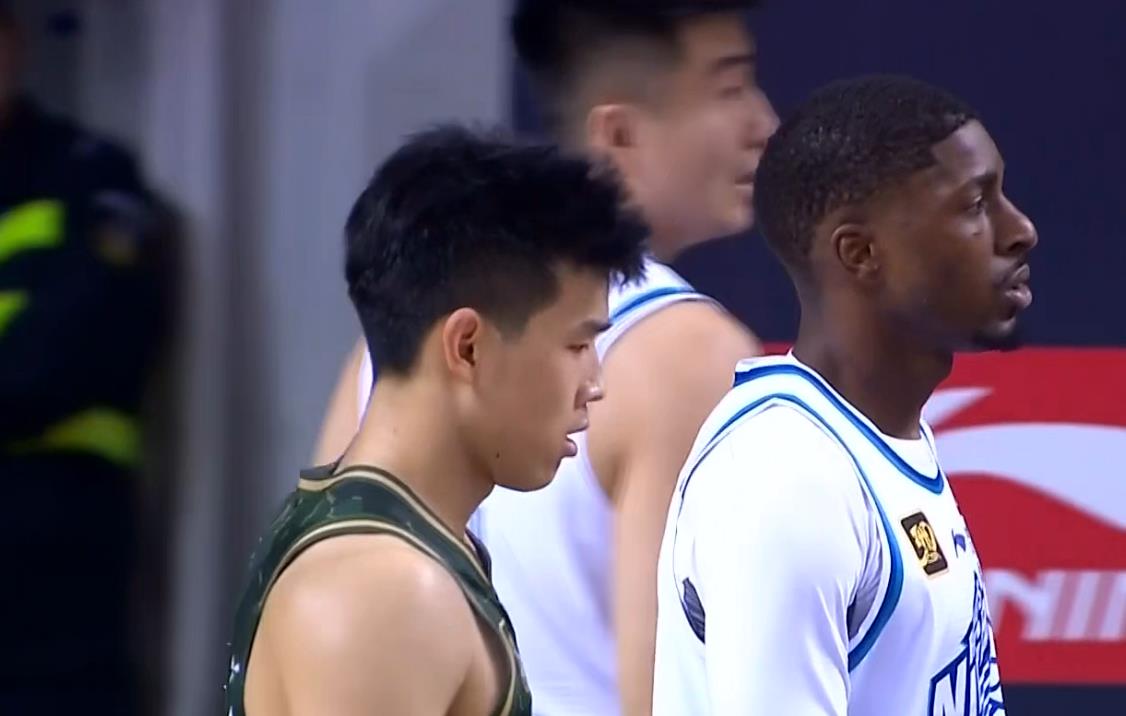 JackeyLove迎来十赛季出色发挥，掘金观众热烈欢呼！